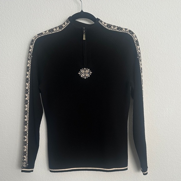 Eddie Bauer Sweaters - Gorgeous Eddie Bauer black Merino wool sweater XS
